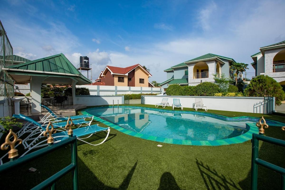 Takako Court Luxury Houses & Apartments, East Legon Accra Kültér fotó