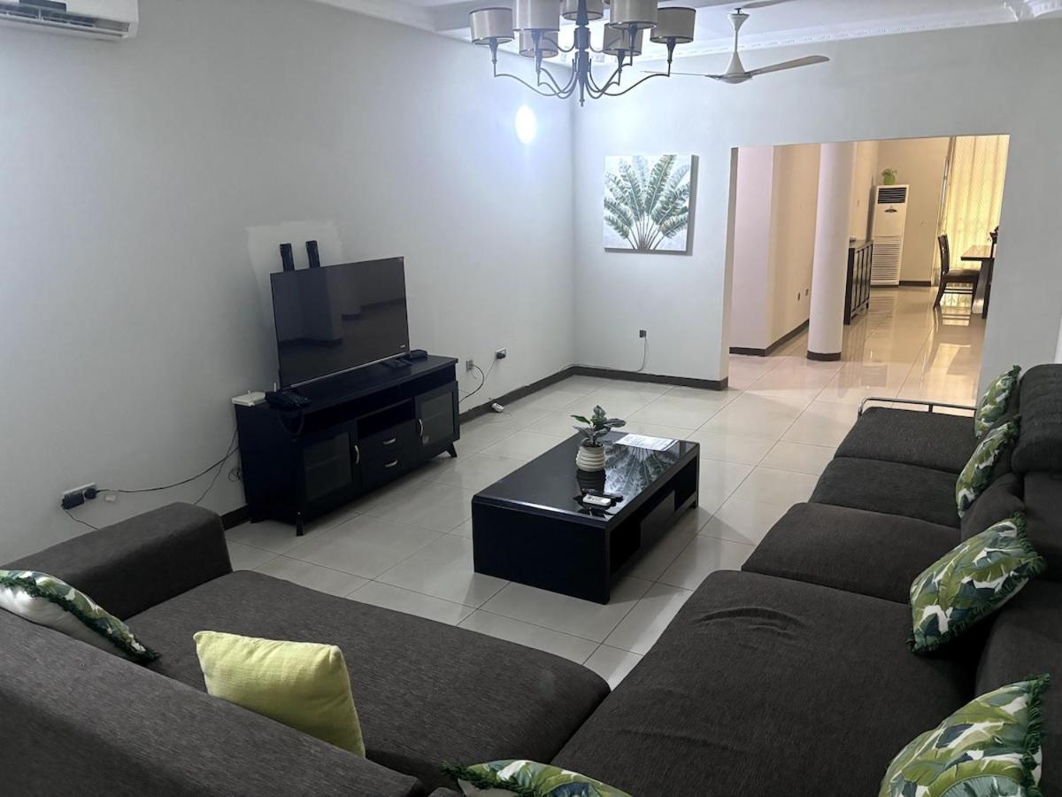 Takako Court Luxury Houses & Apartments, East Legon Accra Kültér fotó