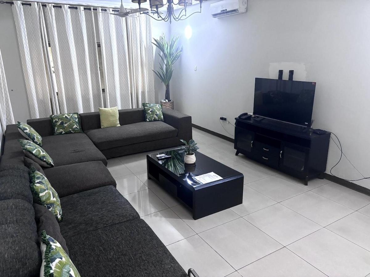 Takako Court Luxury Houses & Apartments, East Legon Accra Kültér fotó