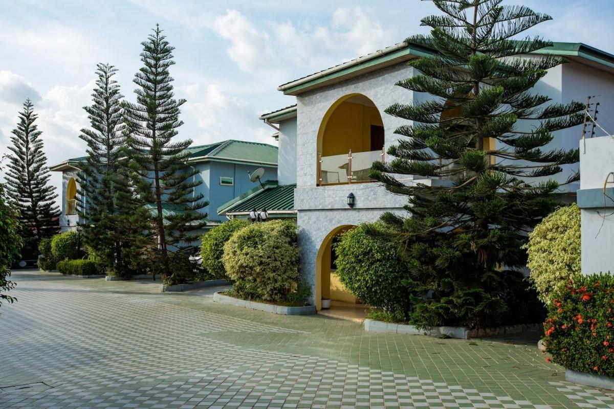 Takako Court Luxury Houses & Apartments, East Legon Accra Kültér fotó